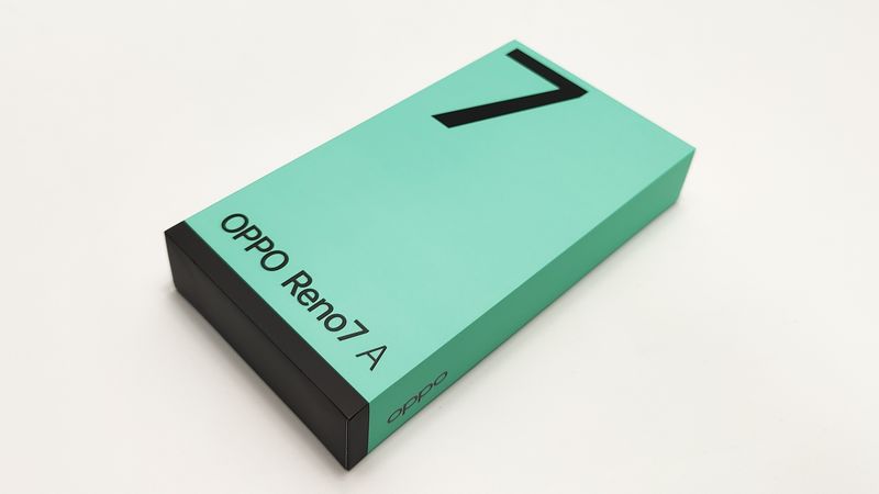 SIMフリー版「OPPO Reno7 A」実機で付属品を詳しくチェック！