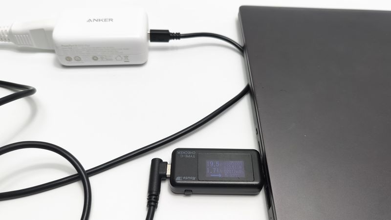 USB PD対応のノートパソコンを充電