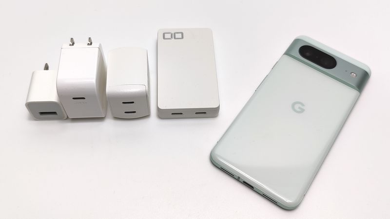 「Google Pixel 8」を手持ちの充電器で急速充電できるかチェック！
