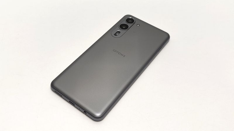 「arrows We2 Plus」実機でAnTuTuベンチマークスコアをチェック！