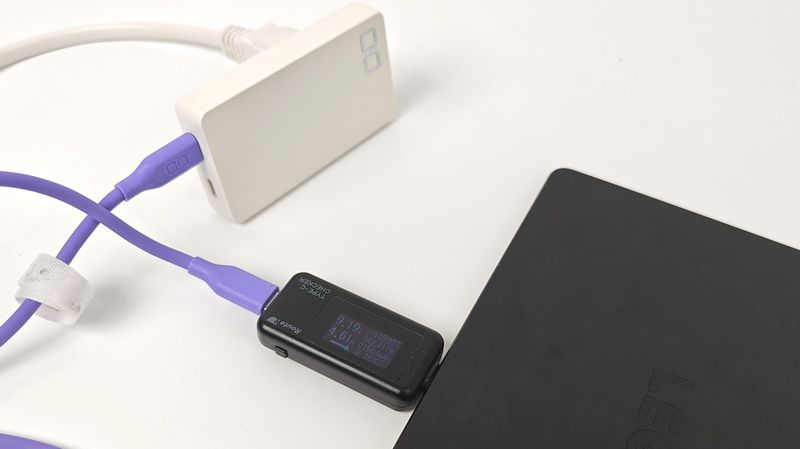 60WクラスのPPS対応USB PD急速充電器で充電