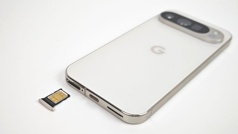 「Google Pixel 9 Pro」に楽天モバイル物理SIMを挿す