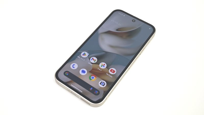 120Hz対応の6.3インチ有機ELディスプレイの表示は十分キレイ!