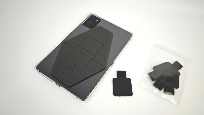 シール式のペンホルダー活用でペンを収納!