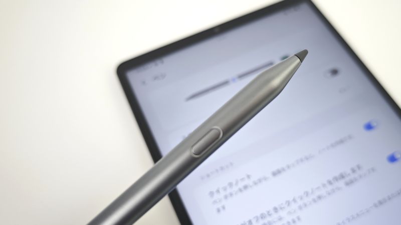 スタイラスボタンでリモコンとしても利用可能!