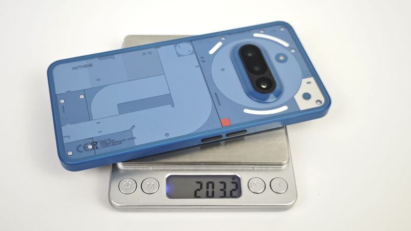 重さは公称201g