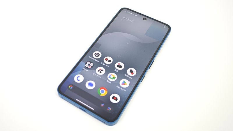 120Hz対応の6.77インチAMOLEDディスプレイ
