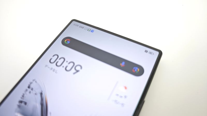 画面下インカメラ採用のノッチレスのフルスクリーンデザイン