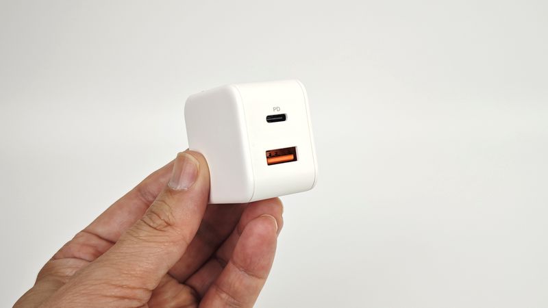 20WクラスのPD急速充電器がおすすめ