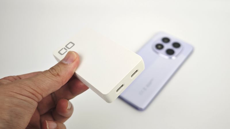 CIOの67W PD対応薄型急速充電器で「Redmi Note 14 Pro 5G」を充電