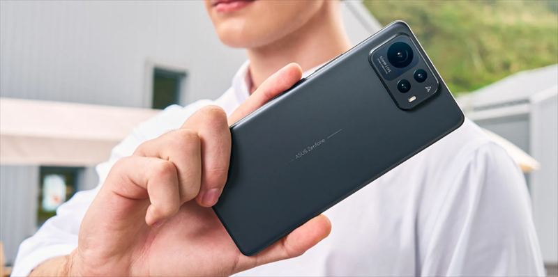 日本版「Zenfone 12 Ultra」はeSIM対応のハイスペックスマホ!
