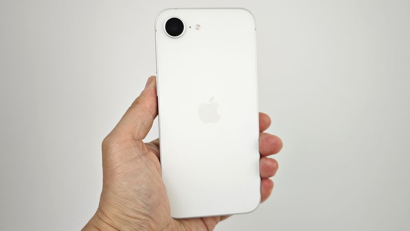 「iPhone 16e」は「A18」チップ搭載の5Gスマートフォン!
