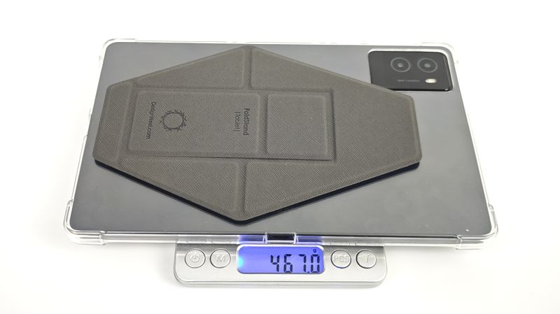薄型スタンドで重くならずに使えることが魅力デカい!