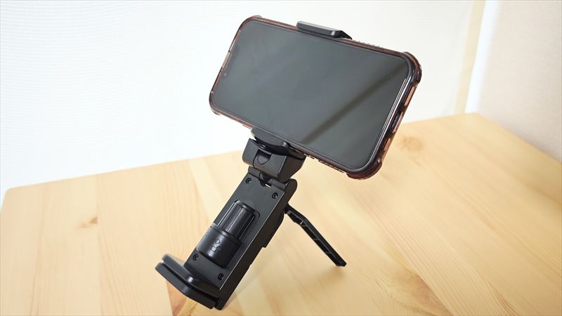 ダイソー「多機能スマホホルダー」のお気に入りポイントを紹介!