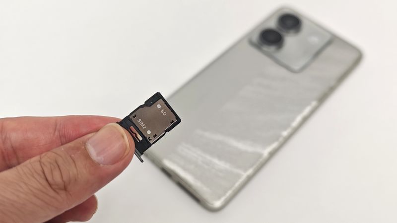 microSDカードは一方のSIMとの排他利用