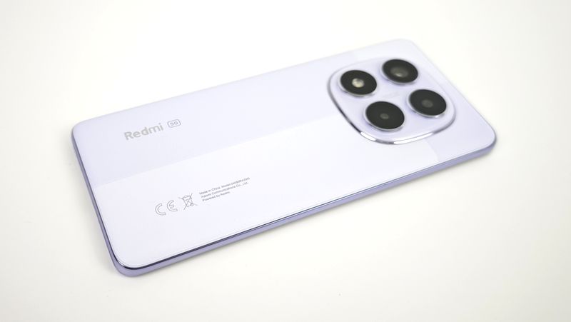 大容量ストレージで安心！microSDカードは非対応！