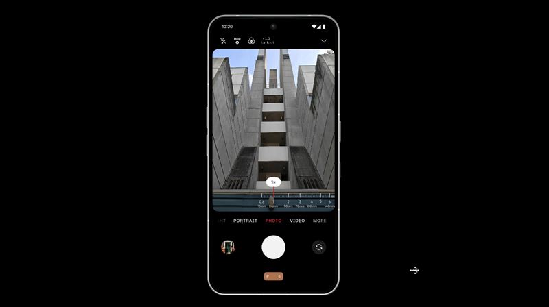 120Hz対応の6.77インチAMOLEディスプレイ!ピーク輝度4500nit!