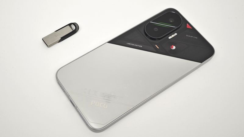 「POCO F7」実機にUSBメモリを挿して使ってみる!