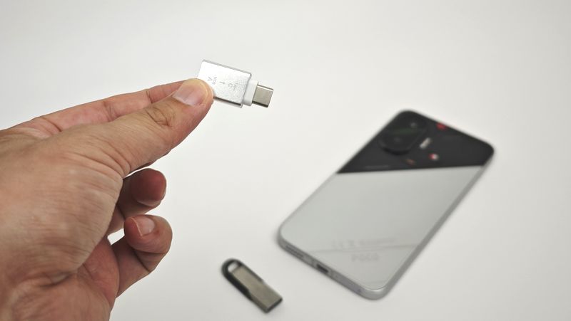 安価に手に入るType-A to Type-Cの変換アダプタを利用!