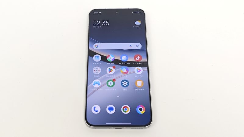 120Hz対応の6.83インチ高解像度AMOLEDディスプレイを搭載