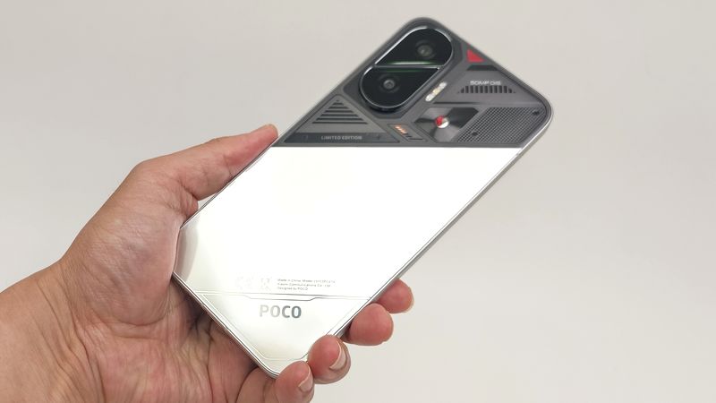 「POCO F7」のサイズと重さ!大きめボディがチェックポイント!