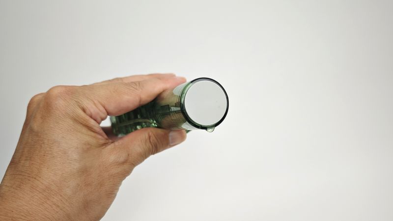 ハンディと据え置きの2WAY使用できるスタプロ「首振りミニ扇風機」！