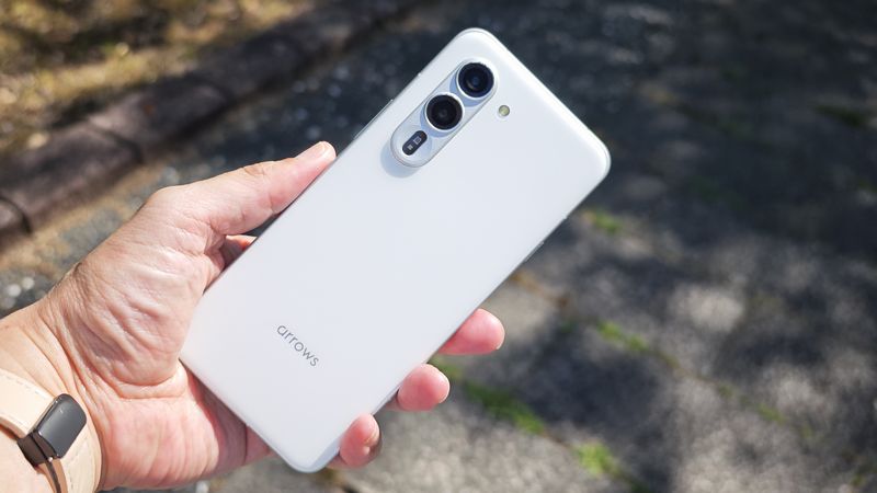 6.4インチの扱いやすいサイズ感も魅力