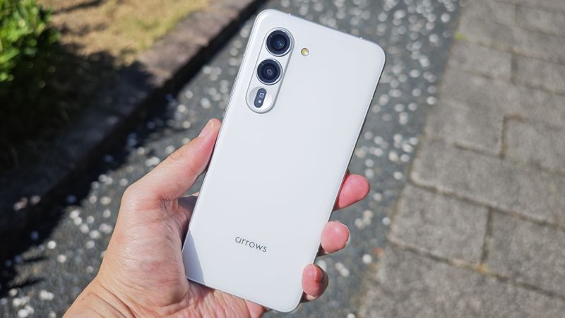 「arrows Alpha」はデザインにも不満なし!