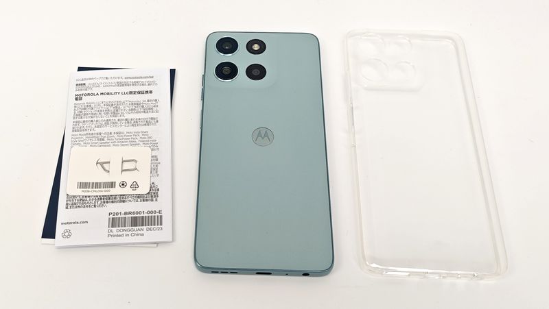 ACアダプターとUSBケーブルは非同梱