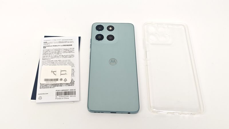 ACアダプターやUSBケーブルは非同梱