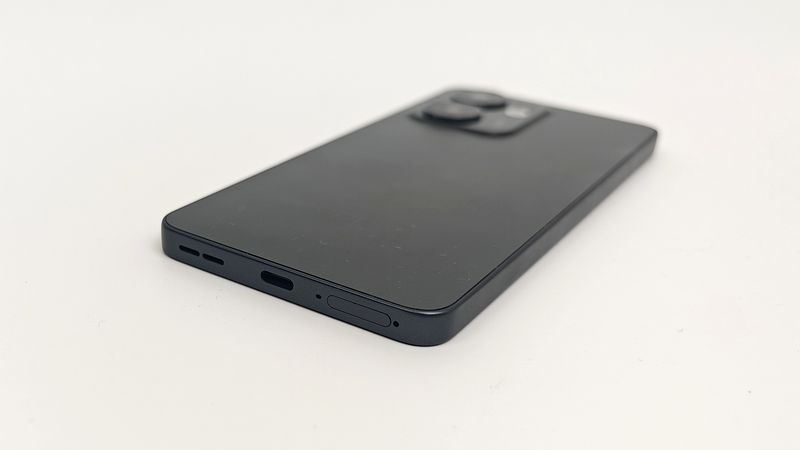 大容量5800mAhバッテリー搭載で魅力的なバッテリー持ち!