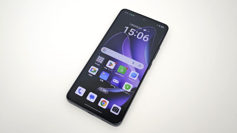 120Hz対応の6.7インチAMOLEDディスプレイを搭載!