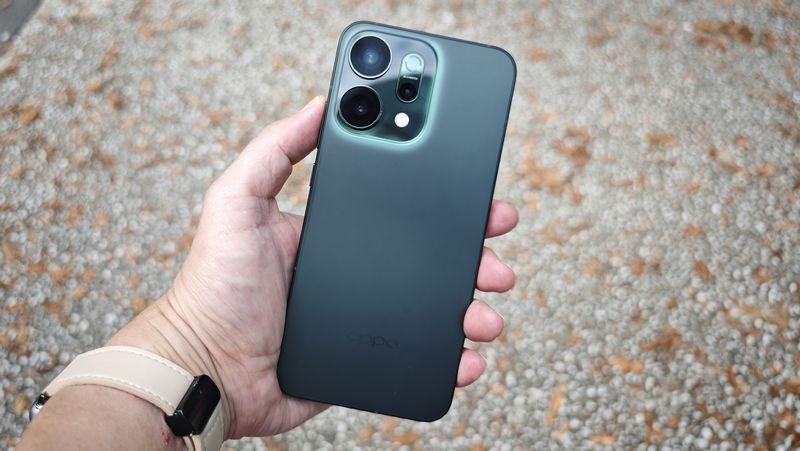 「OPPO Reno13 A」と「OPPO Reno14 5G」のスペック比較