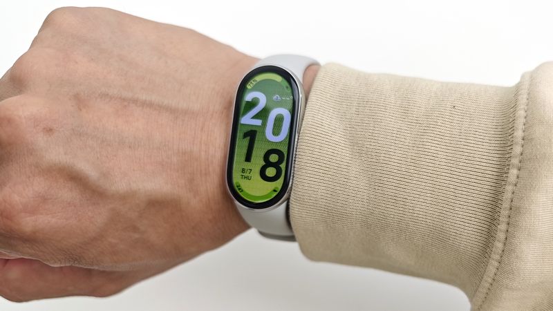 「Xiaomi Smart Band 10」本体で常時点灯表示を有効化！