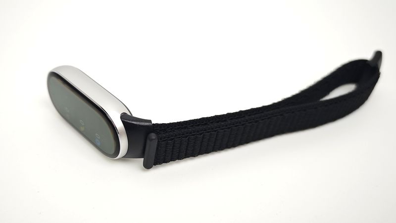 ワンタッチで「Xiaomi Smart Band 10」にバンドを取り付け可能！