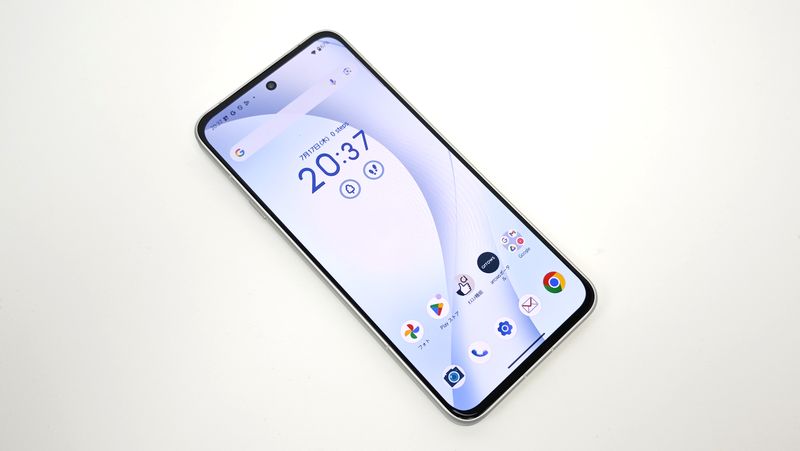 FCNTの気合を感じられる魅力的なスマホ!