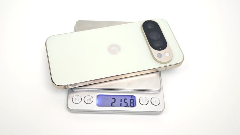 「Google Pixel 10 Pro」のボディ重量は公称207g