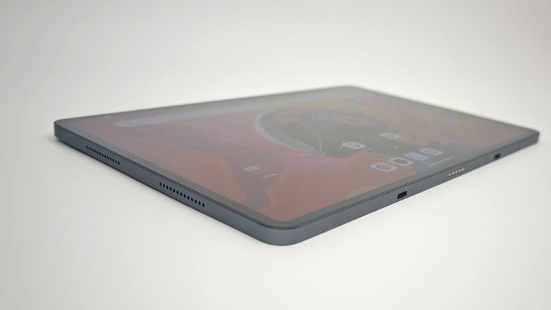 8つのスピーカー搭載でサウンドも強力!