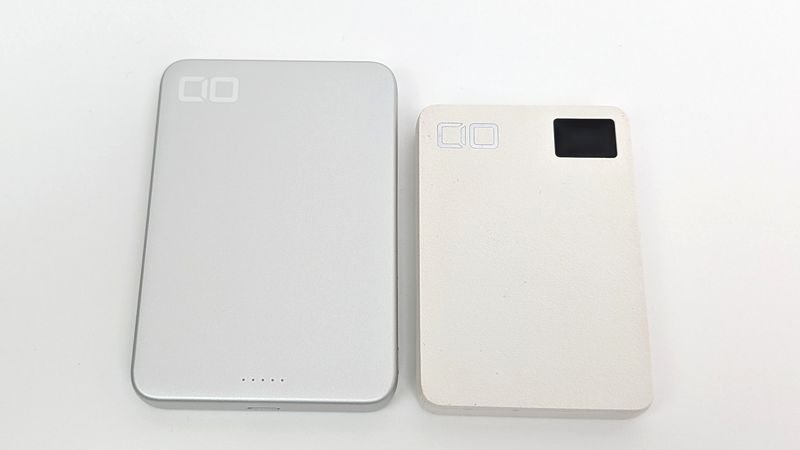 「SMARTCOBY SLIM 5000mAh」と比較