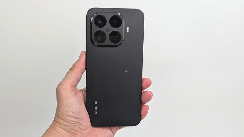 「Xiaomi 15T Pro」実機で付属品を詳しくチェック!