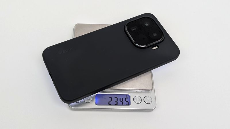 保護ケースの重さはおよそ20.3g
