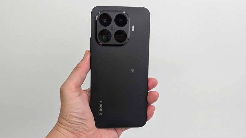 「Xiaomi 15T Pro」実機でUSBケーブルを使って映像出力できるかチェック！
