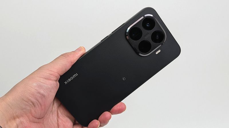 「Xiaomi 15T Pro」実機で電源を切る方法を詳しく紹介!