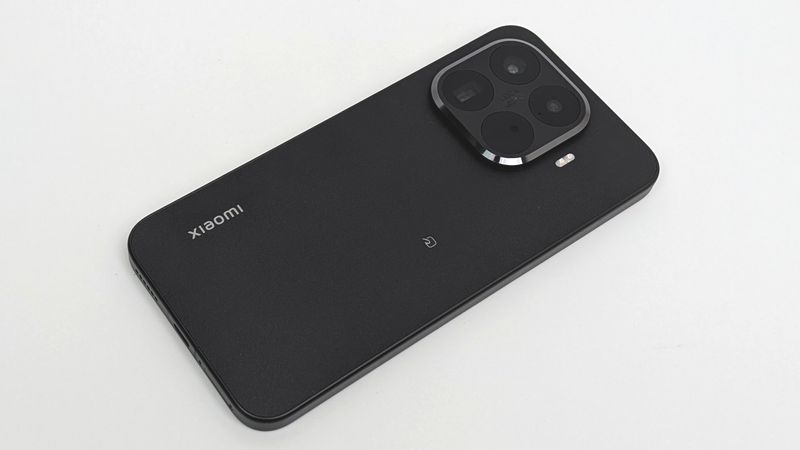おサイフケータイ&防水防塵に対応で使い勝手が良い!