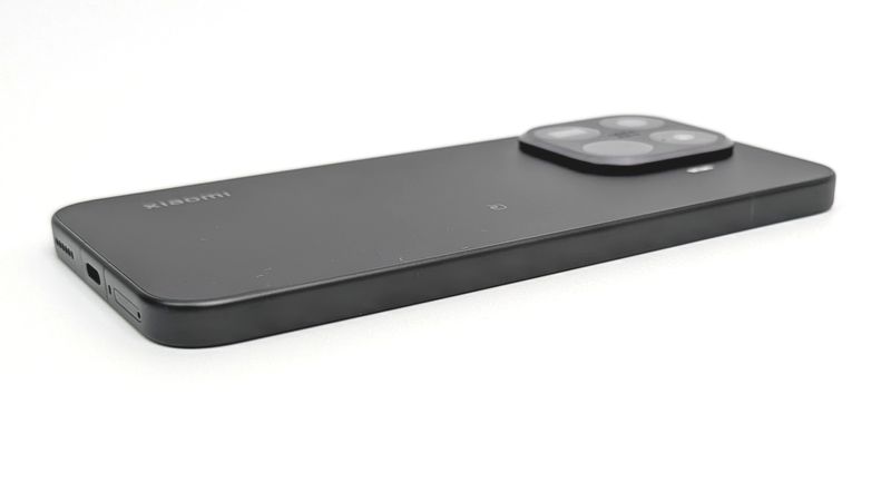 3.5mmイヤホンジャックは非搭載!