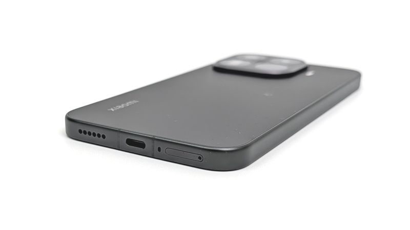 Dolby Atmos対応のステレオスピーカーを搭載!