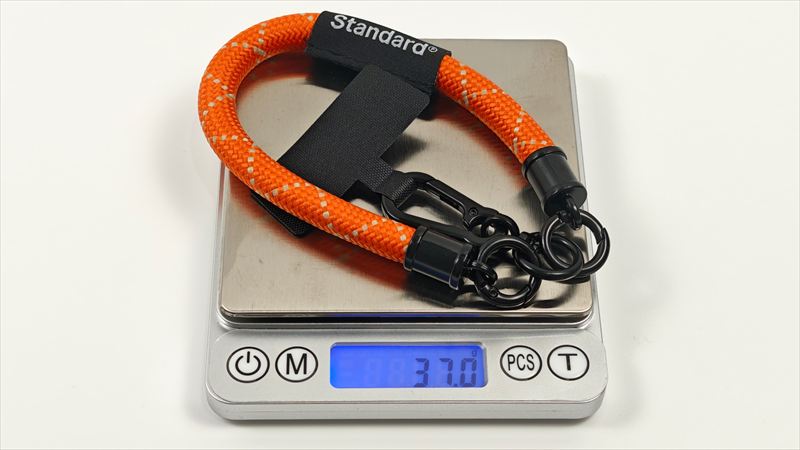 「スマホハンドストラップ」の重さは実測37g