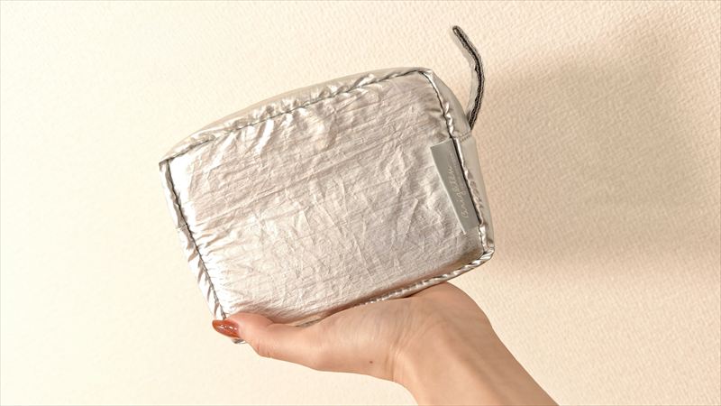 スリコ「メタリックガジェットポーチ」のおすすめポイント