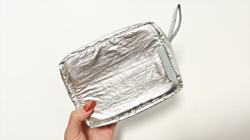 気分が上がるメタリックデザイン