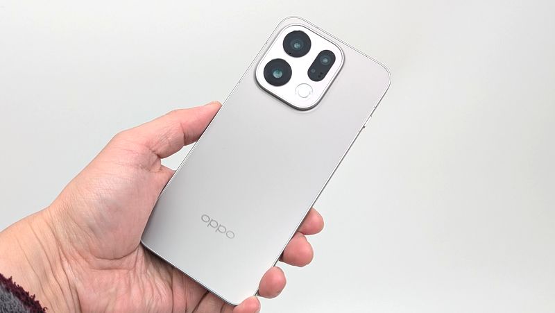 「OPPO Find X9」のサイズと重さをチェック！